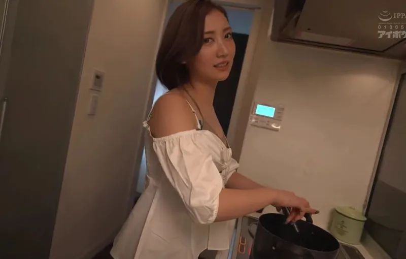 Cậu em ông xã may mắn và người bạn gái của anh trai có chiếc lưỡi điêu luyện