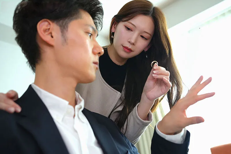 Vợ yêu đi đi chơi, ông chồng ở nhà bị nhỏ em vợ yêu gạ nắc không trượt phát nào